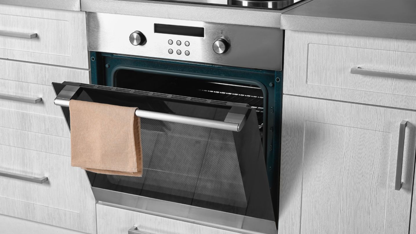 can i use oven and stove at the same time
