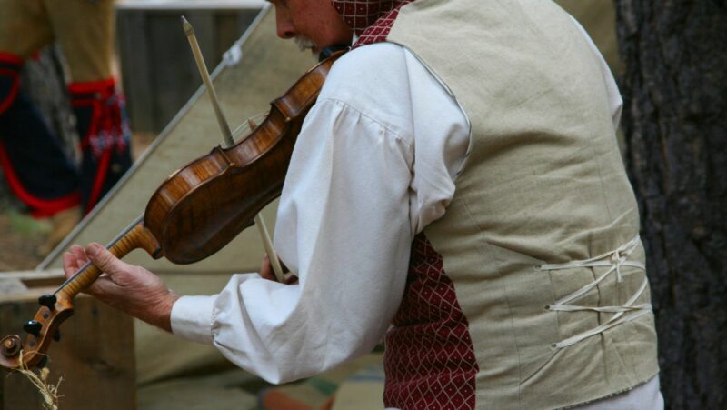 in the western music tradition, a note symbol (i.e., its shape) indicates duration.