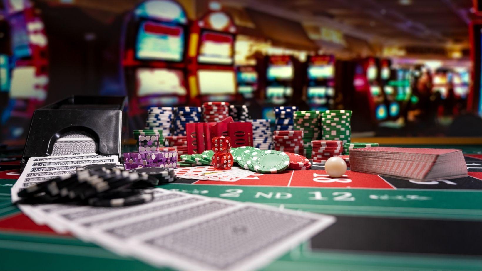 slots vs table games, live casino advantages, online casino games, casino game differences, best casino games, live casino experience, slot games online, table game strategies, native casino gaming, casino game comparison
