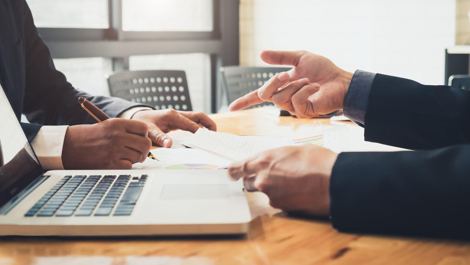 gsa contract losses, federal contract profitability, government contract challenges, gsa contract management, federal contracting risks, business failure gsa, government procurement issues, gsa contract pitfalls, contract revenue decline, government business strategy