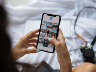 photo sharing technology, digital photo sharing, social media photo sharing, photo sharing apps, mobile photo sharing, cloud photo storage, online photo albums, photography sharing platforms, wireless photo transfer, location-based photo sharing